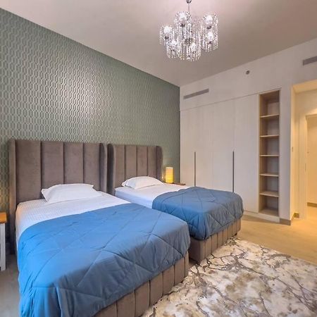 Lovely 2-Bedroom Vacation Home Near Beach Dubai Exterior foto